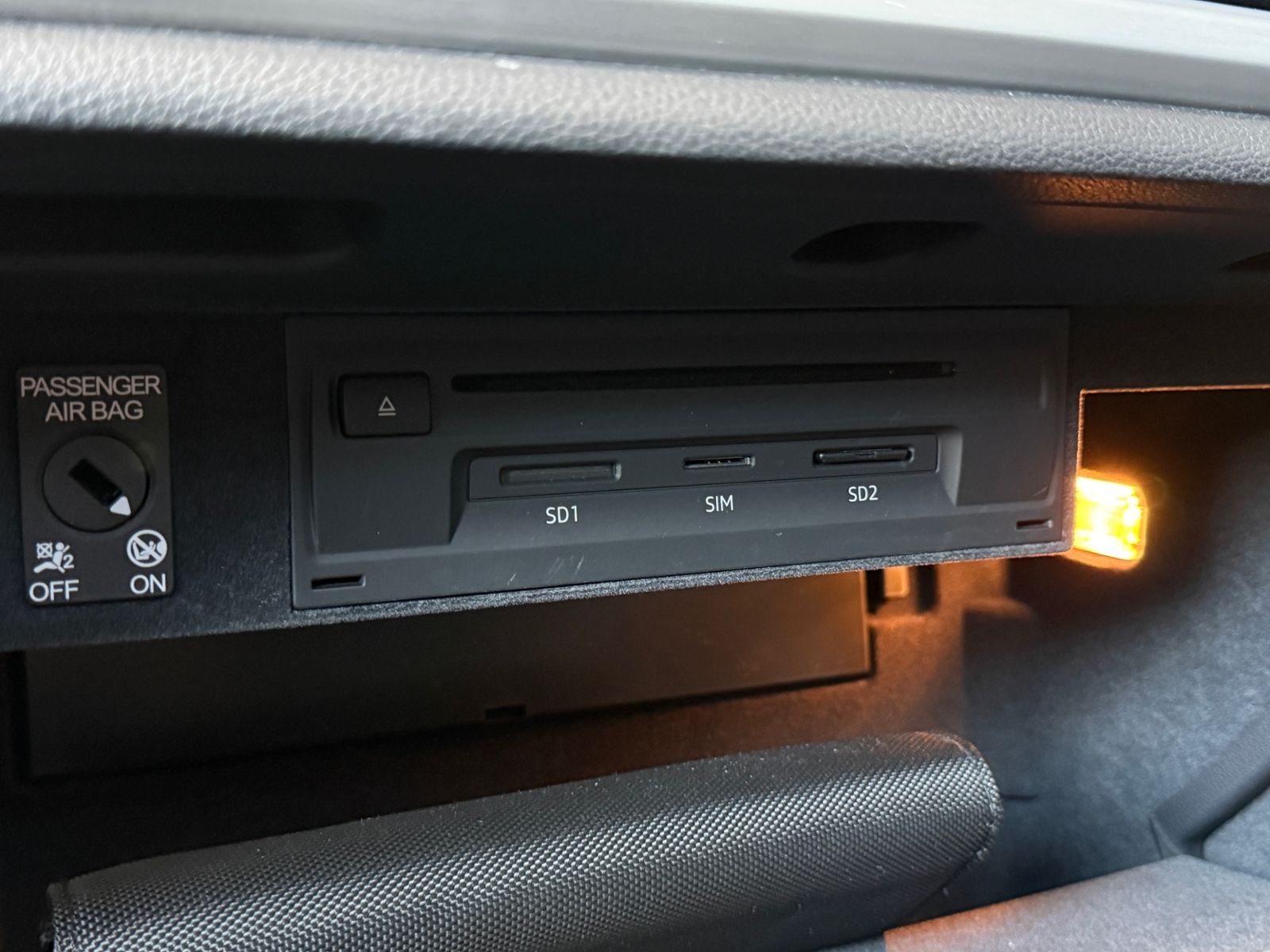 Fahrzeugabbildung Audi A3 Cabriolet S line 35 TFSI KAM LED NAVI