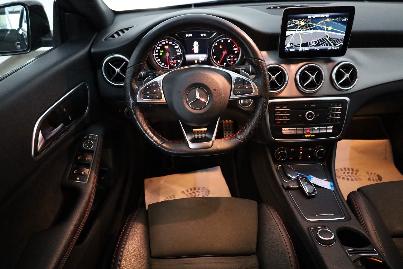 Fahrzeugabbildung Mercedes-Benz CLA 200 SB TLeder,Navi,LED,SH,Kamera,SR+WR
