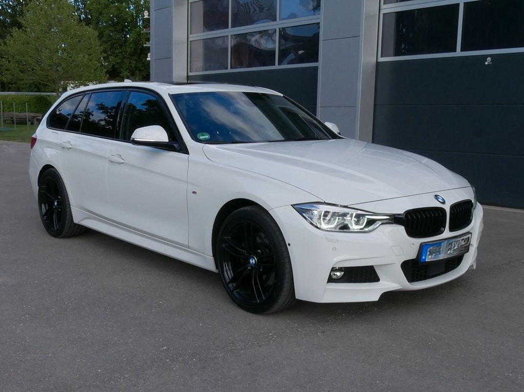 Image of BMW 330