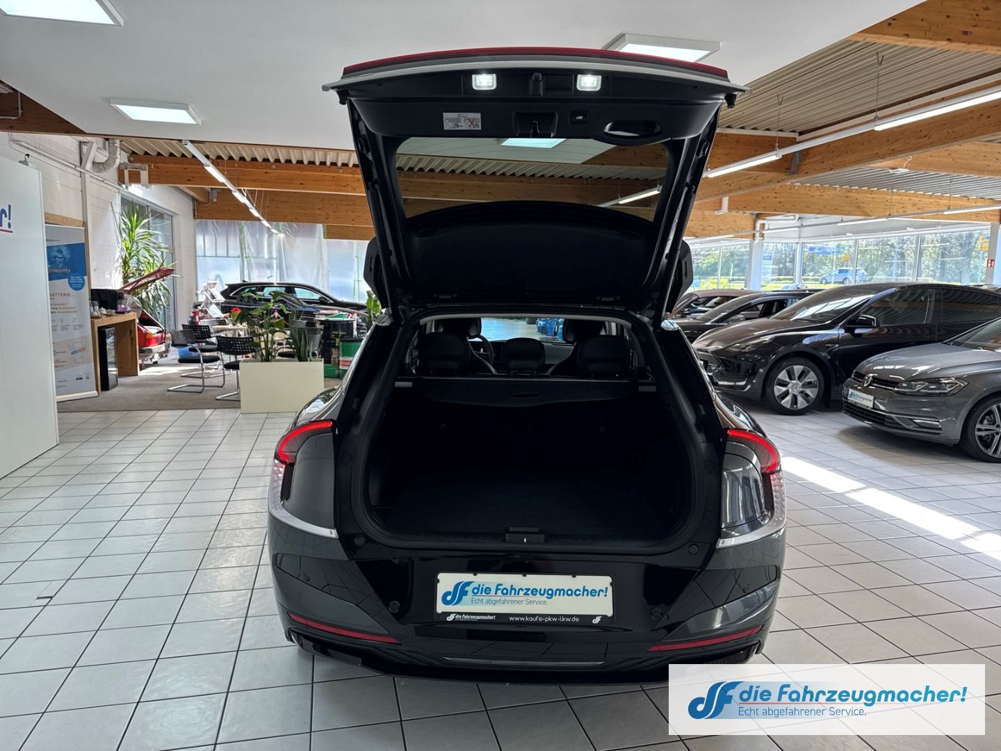 Fahrzeugabbildung Kia EV6 Earth 2WD HUD Navi Digitales Cockpit Memory