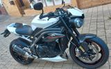 Triumph Speed Triple RS weiß / carbon - SPEED TRIPLE