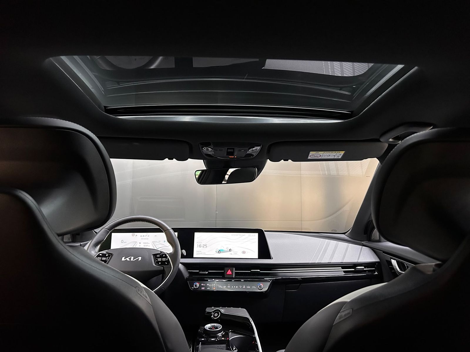 Fahrzeugabbildung Kia EV6 GT Line 4WD >PANO+LED+SHZ+HEAD+ACC+WP+360°+