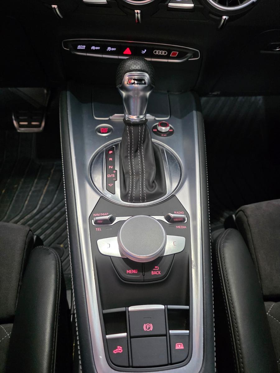 Audi TT Roadster 2.0 TFSI S tronic quattro -
