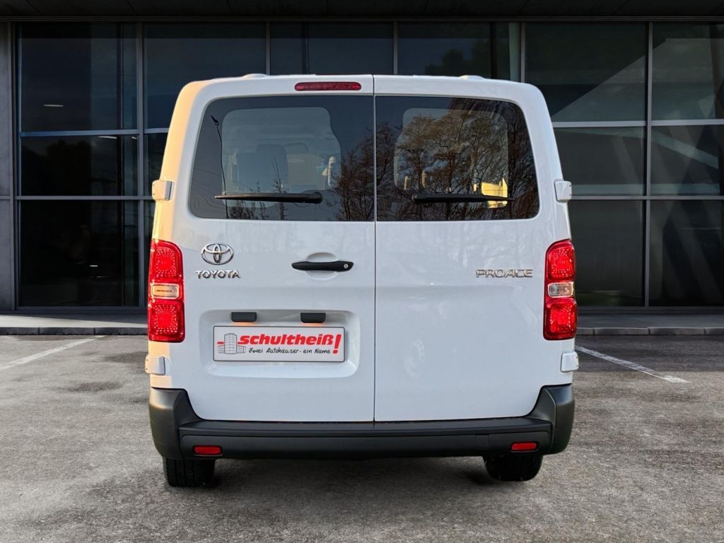 Fahrzeugabbildung Toyota Proace 2,0-l-D-4D L2 (9-Si.) Comfort