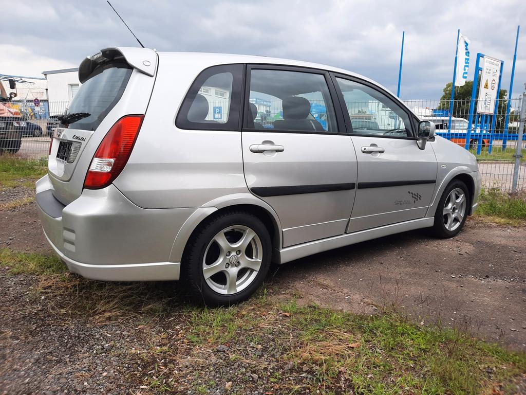 Suzuki Liana