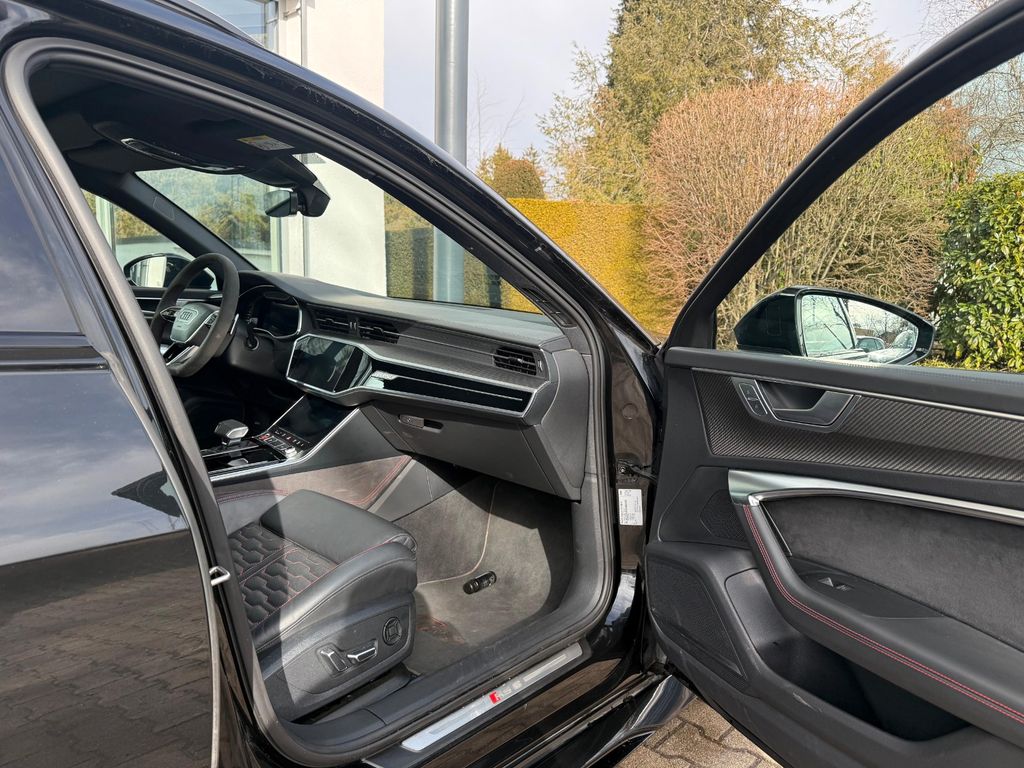 AUDI RS6 Avant PERFORMANCE/ STANDHZG./ B&O/ 22"/ PANO AUDI RS6 Avant PERFORMANCE/ STANDHZG./ B&O/ 22"/ PANO