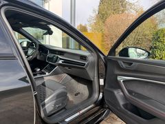 AUDI RS6 Avant PERFORMANCE/ STANDHZG./ B&O/ 22"/ PANO AUDI RS6 Avant PERFORMANCE/ STANDHZG./ B&O/ 22"/ PANO