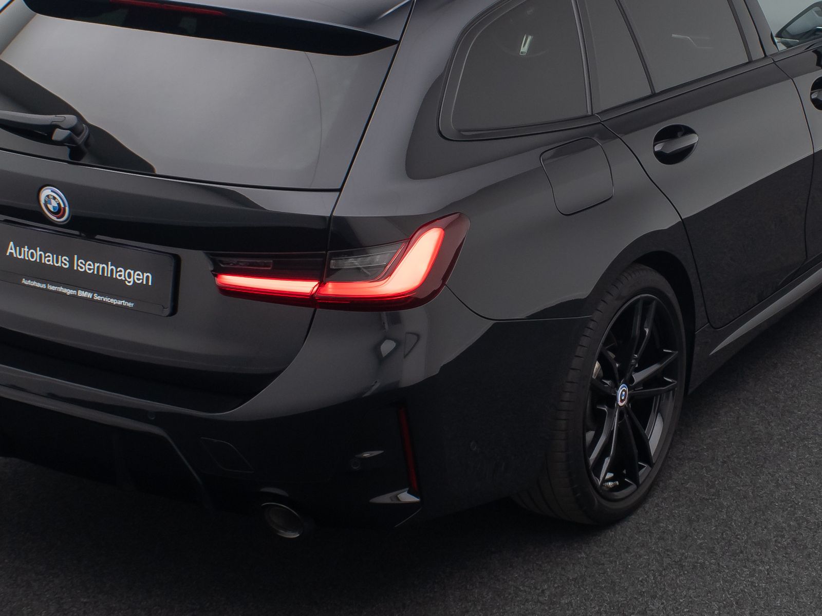 Fahrzeugabbildung BMW 330e M Sport DAB Kamera HUD H/K 19Zoll Parkassis