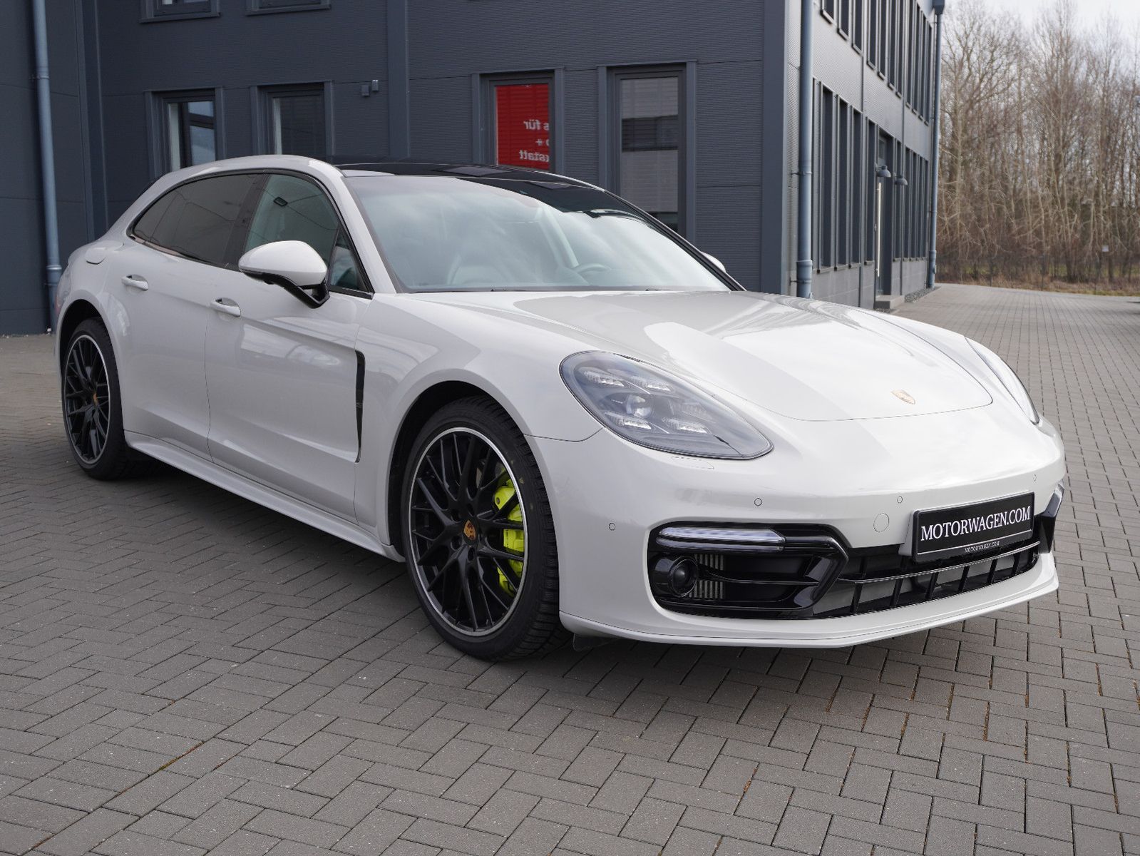 Fahrzeugabbildung Porsche Panamera Sport Turismo 4 E-Hybrid
