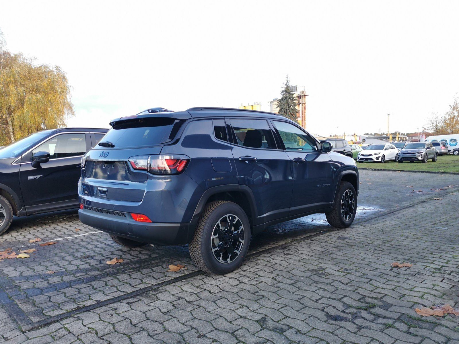 Fahrzeugabbildung Jeep Compass High Upland Plug-In Hybrid 4XE