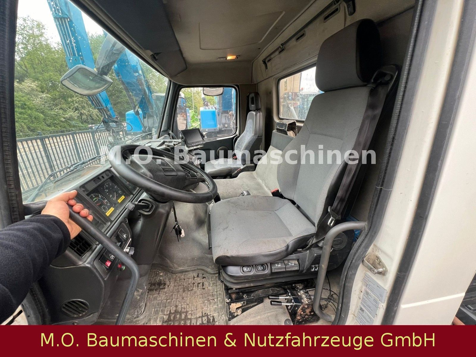 Fahrzeugabbildung Volvo FM 12-340 / Bordmatik / 6x4 /3. Seitenkipper/