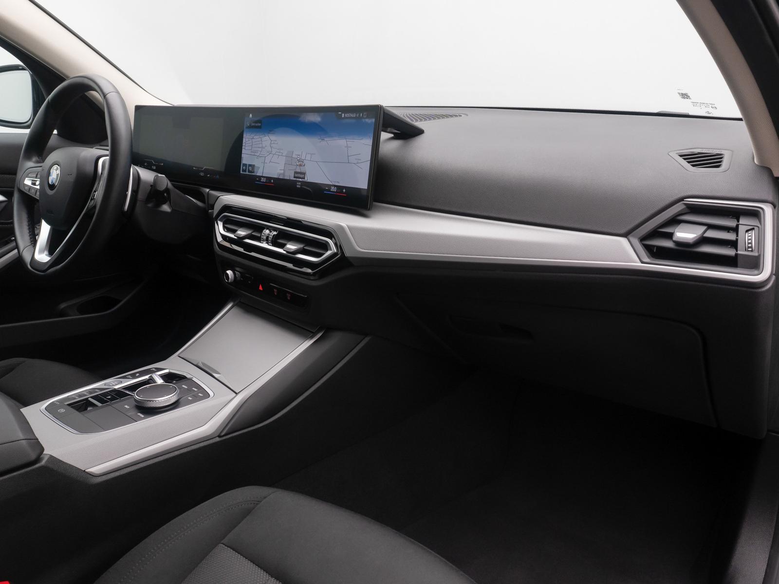 BMW 318i  Widscreen PDC GeschwindigReg DAB Cockpit+
