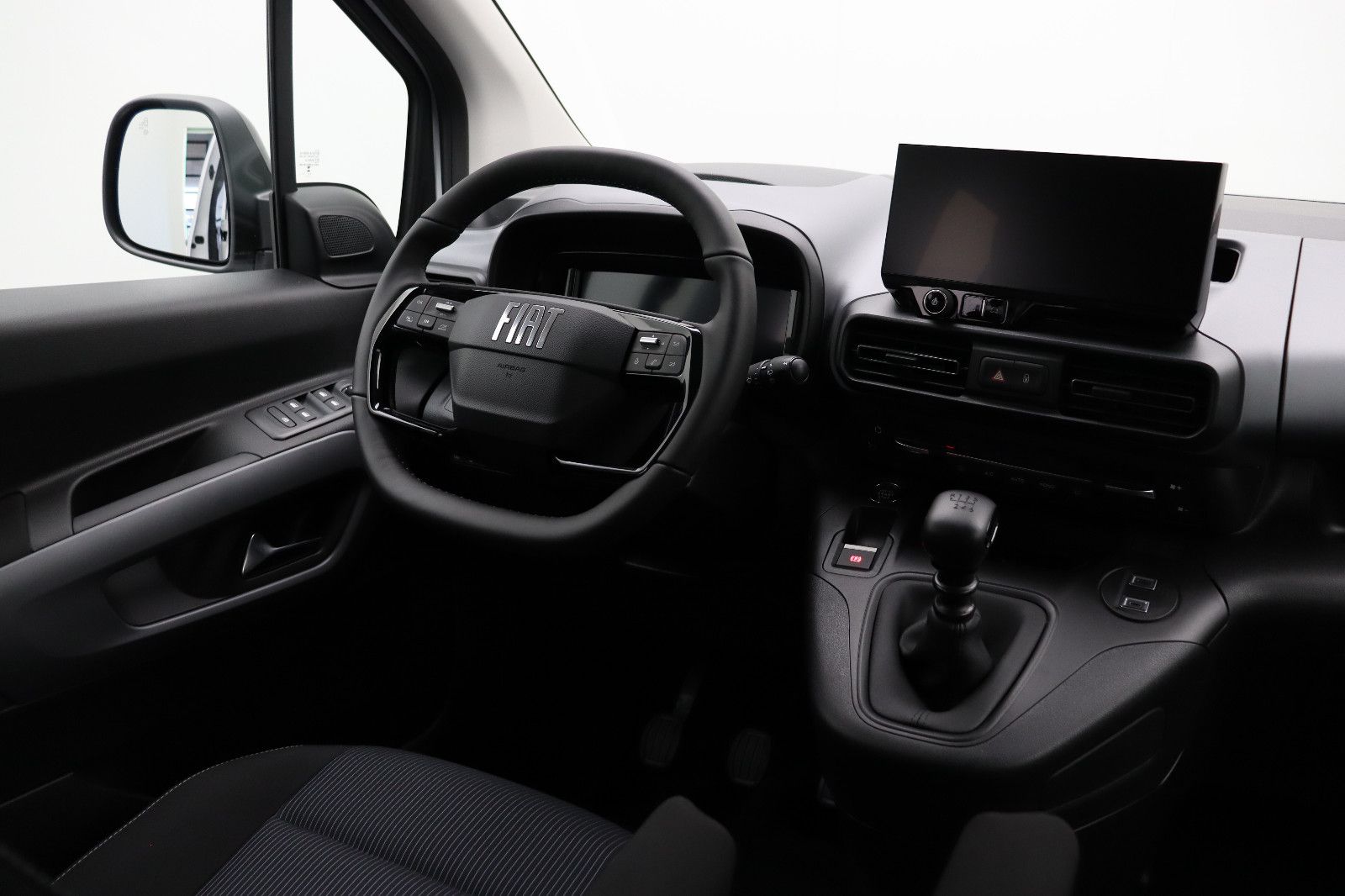 Fahrzeugabbildung Fiat Doblo Kombi L2 1.5 BlueHDi 5-Sitzer