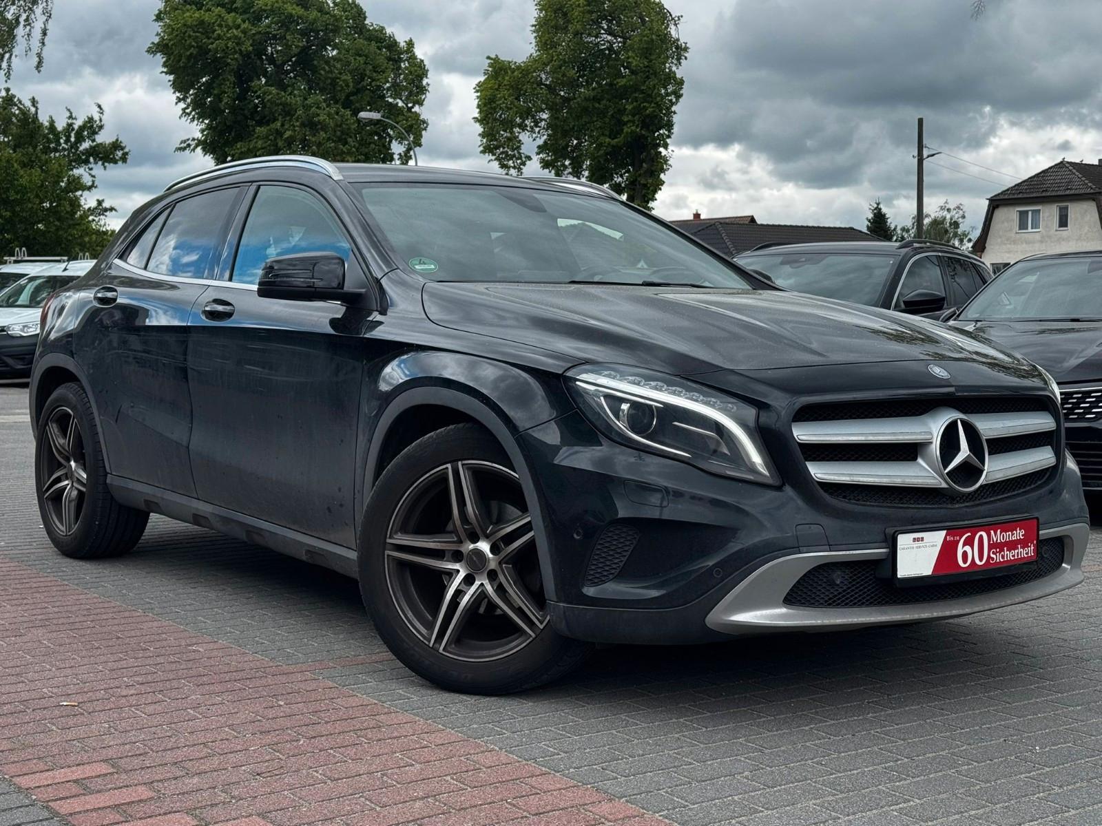 Mercedes-Benz GLA 200 Urban 156PS 7G-DCT*BI-XENON*NAVI*T.LEDER