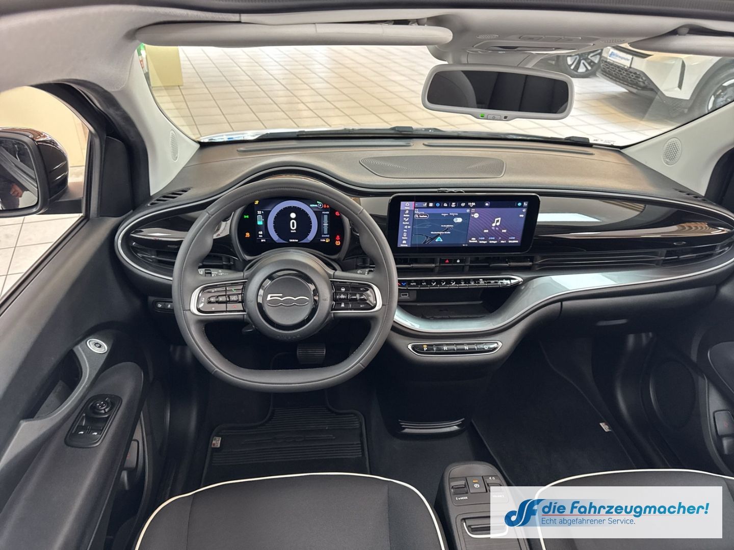Fahrzeugabbildung Fiat 500 e Navi Soundsystem Apple CarPlay Android Au