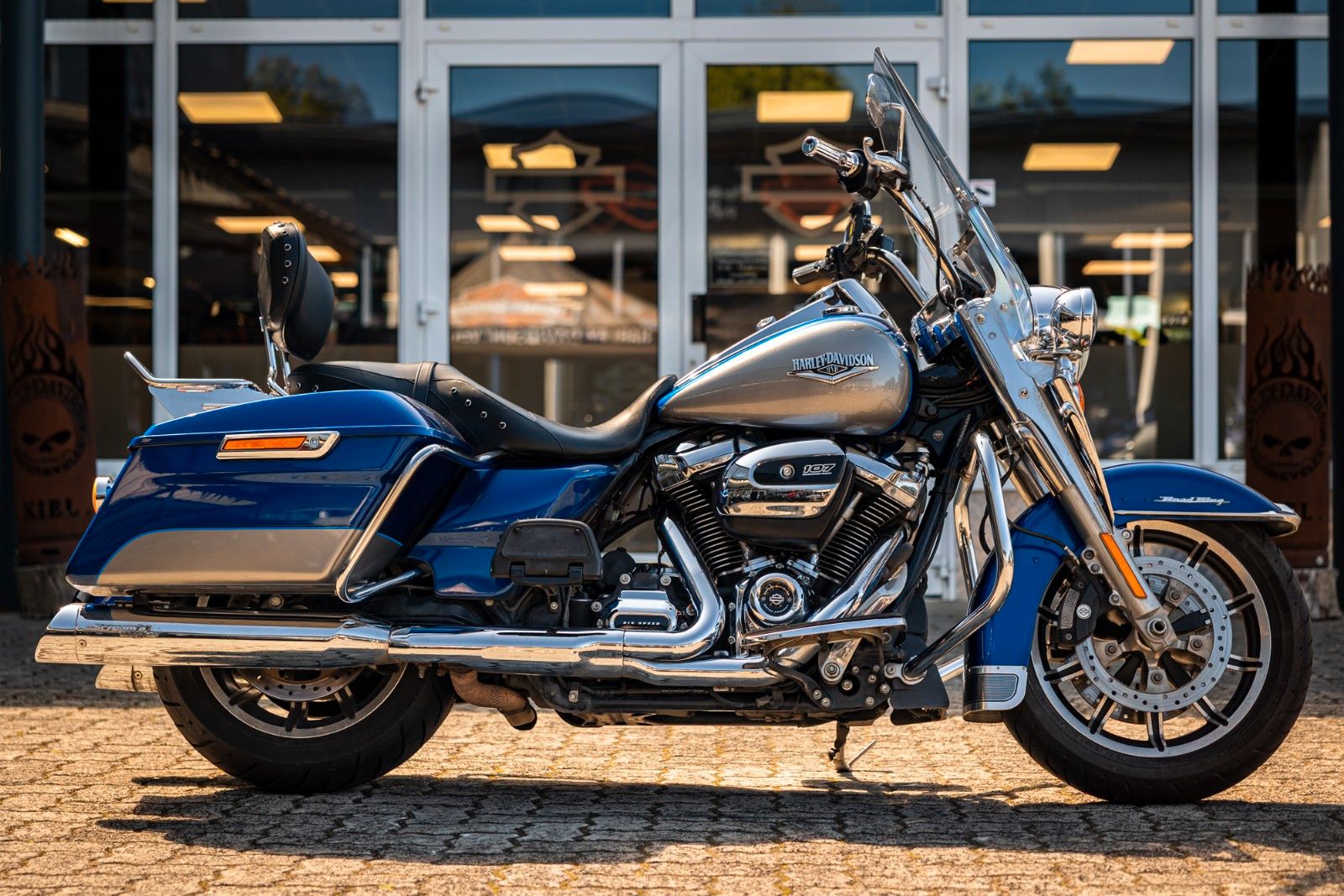 Fahrzeugabbildung Harley-Davidson FLHRC Road King Classic 107 cui -Screamin Eagle-