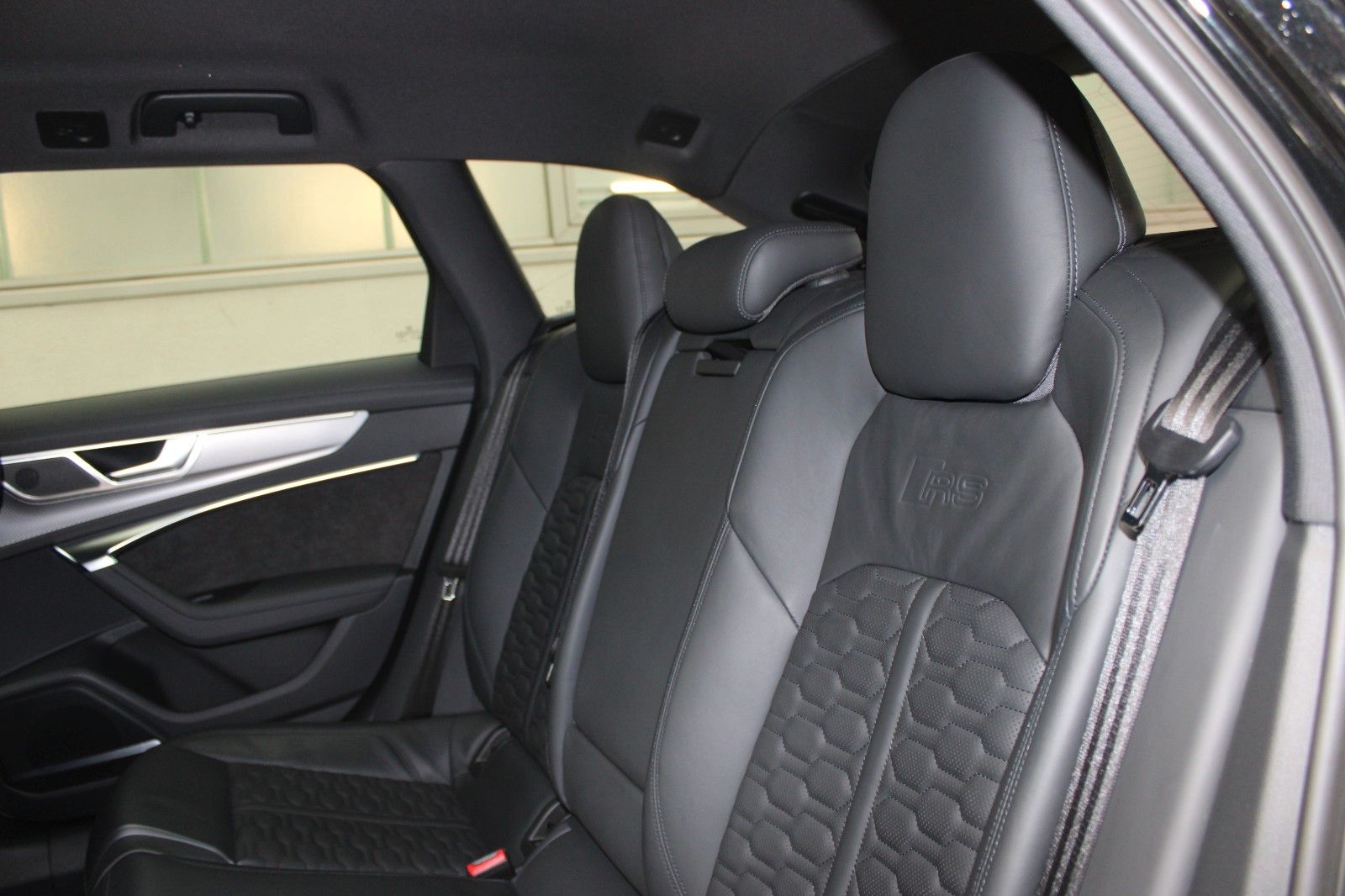 Audi RS6 RS 6 Avant 4.0 TFSI quattro foto 22