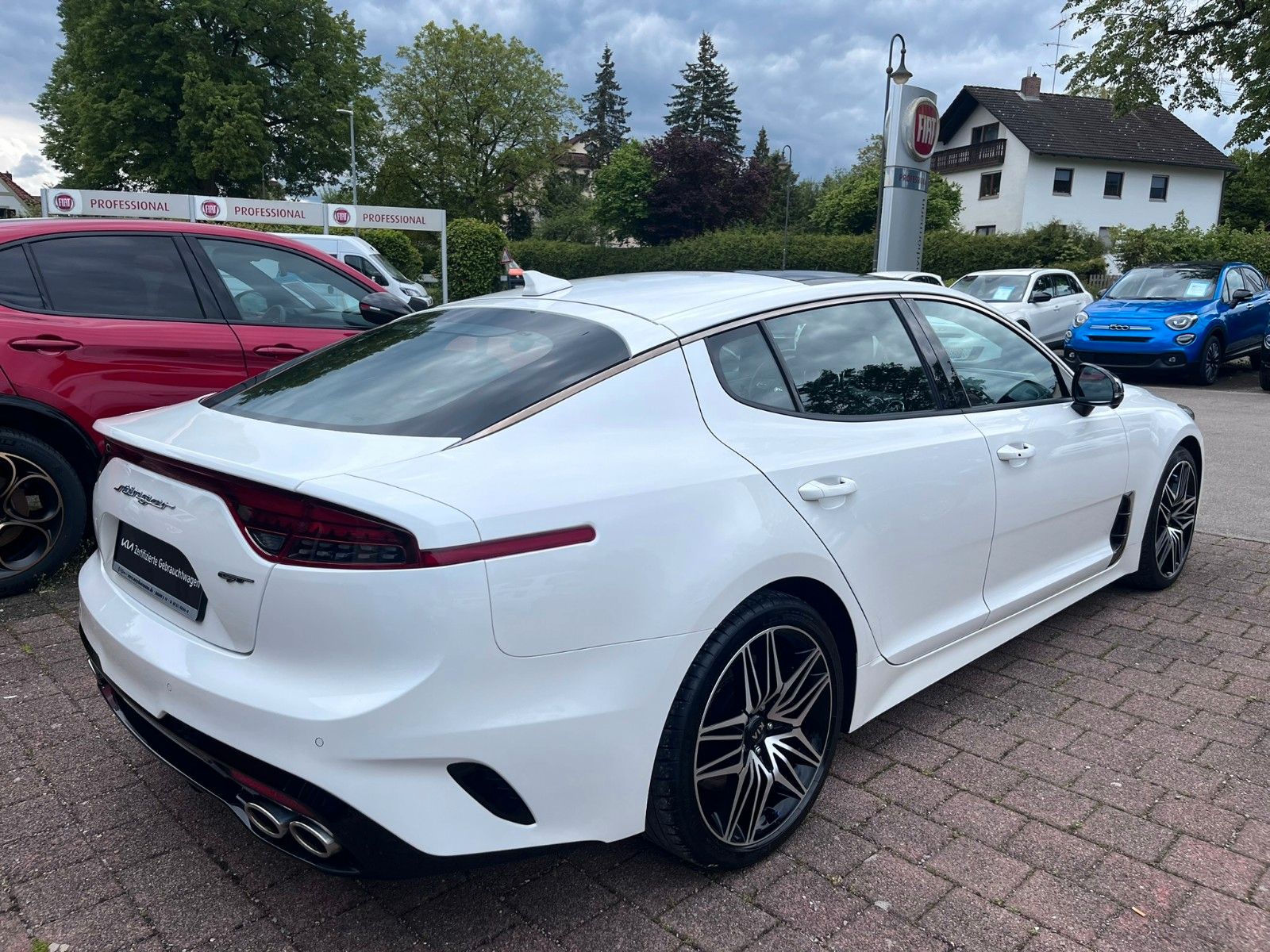 Fahrzeugabbildung Kia Stinger GT 4WD Leder el. Sitze Navi Kamera uvm.