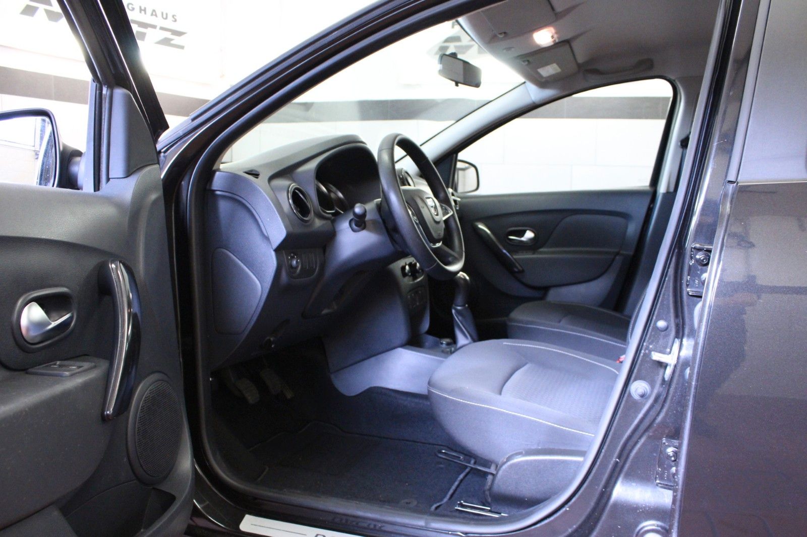 Fahrzeugabbildung Dacia Sandero SCe 75 Comfort*Klima*Radio/CD*