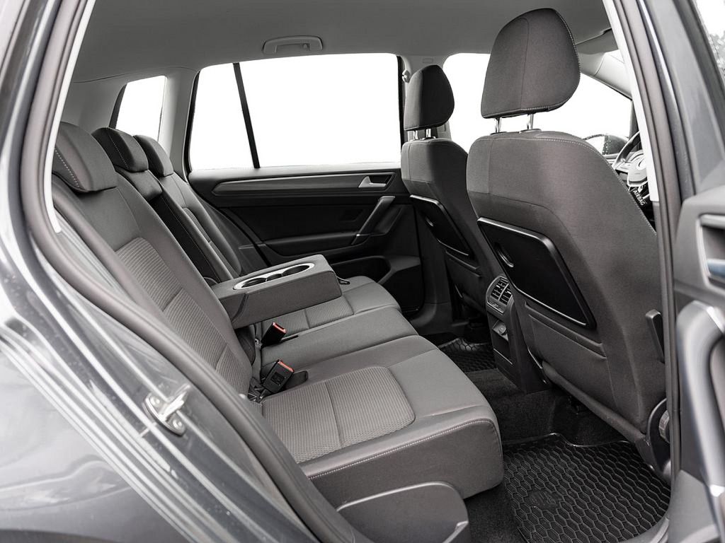 Fahrzeugabbildung Volkswagen Golf Sportsvan 1.0 TSI Comfortline AHK NAVI