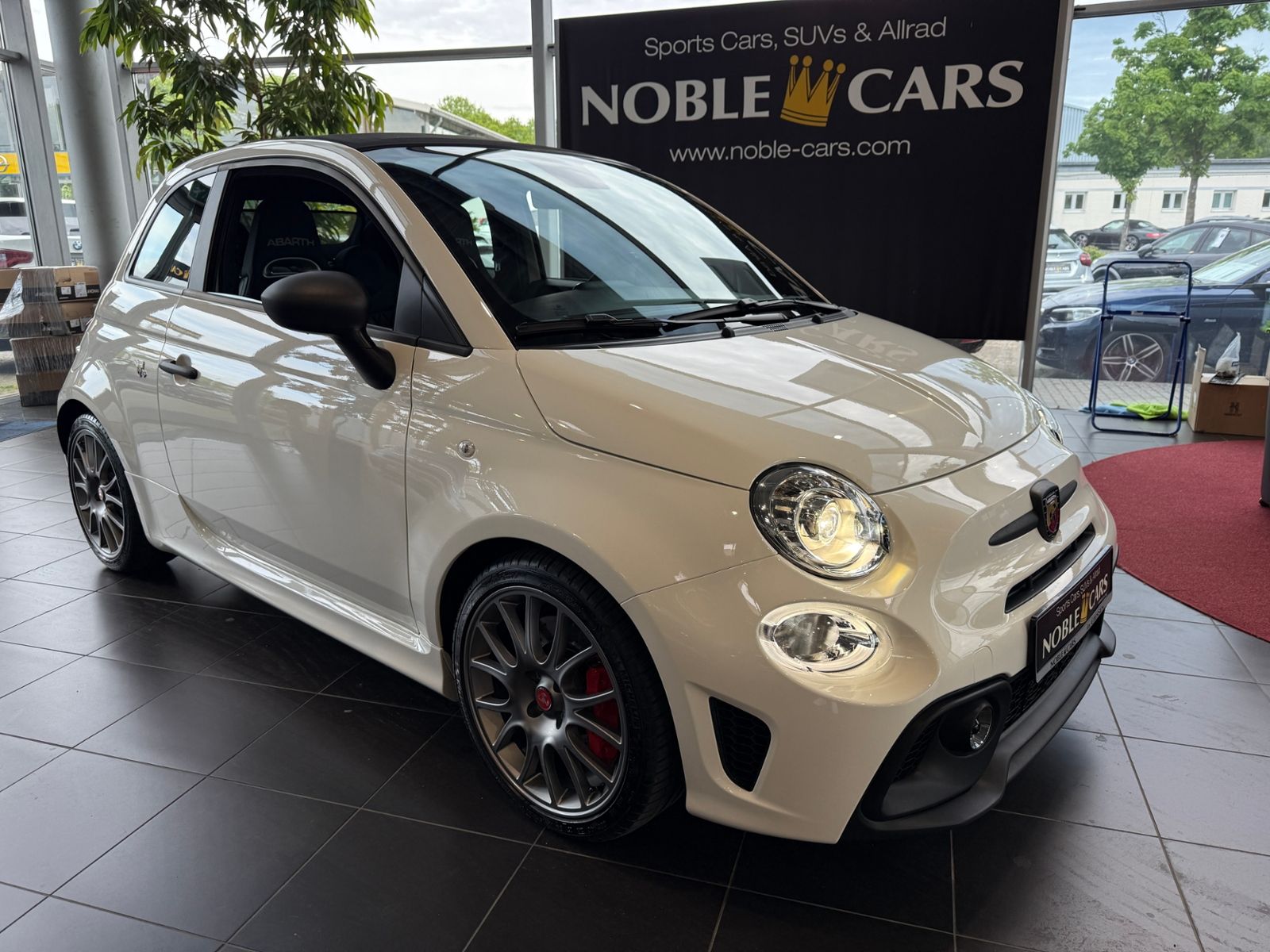 Fahrzeugabbildung Abarth 695C 695 C SHZ BEATS NAVI LEDER