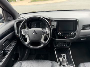 Mitsubishi Outlander - 10