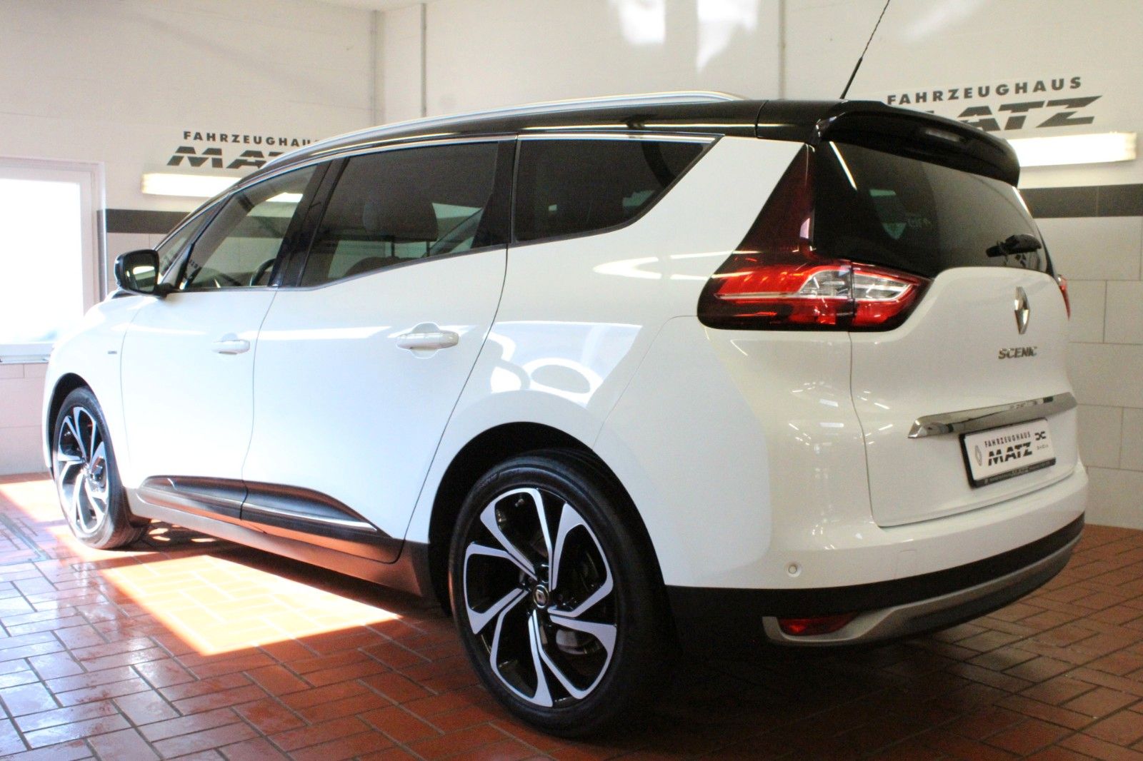 Fahrzeugabbildung Renault Grand Scenic dCi160 EDC*Bose Edition*7-Sitzer*