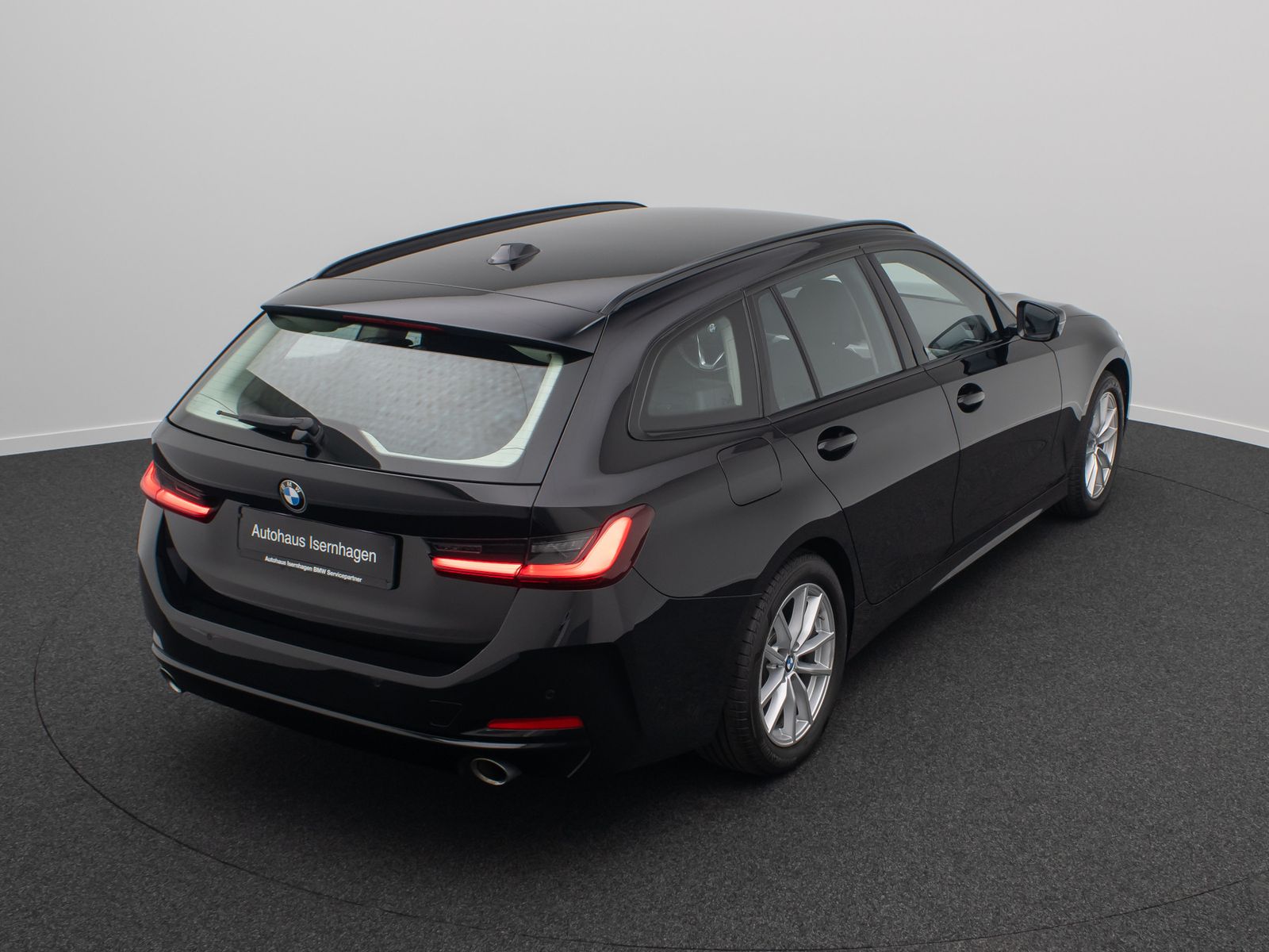 Fahrzeugabbildung BMW 318i GeschwindigReg DAB CockpitPlus PDC LED 17"