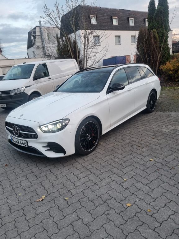 Image of Mercedes-Benz E 220