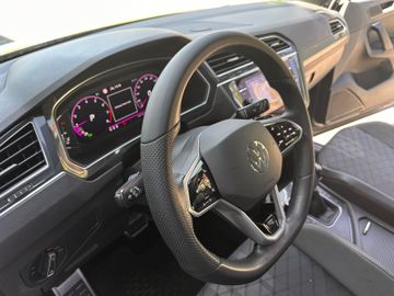 Volkswagen Tiguan - 12