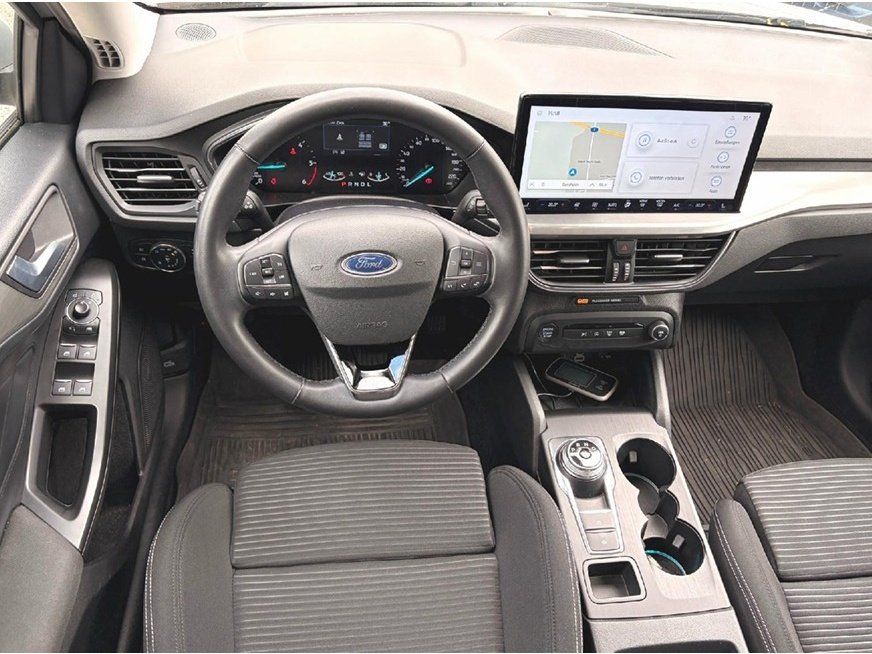 Fahrzeugabbildung Ford Focus 1.5 Titanium Aut./LED/GRA/KAMERA/NAVI/SHZ/