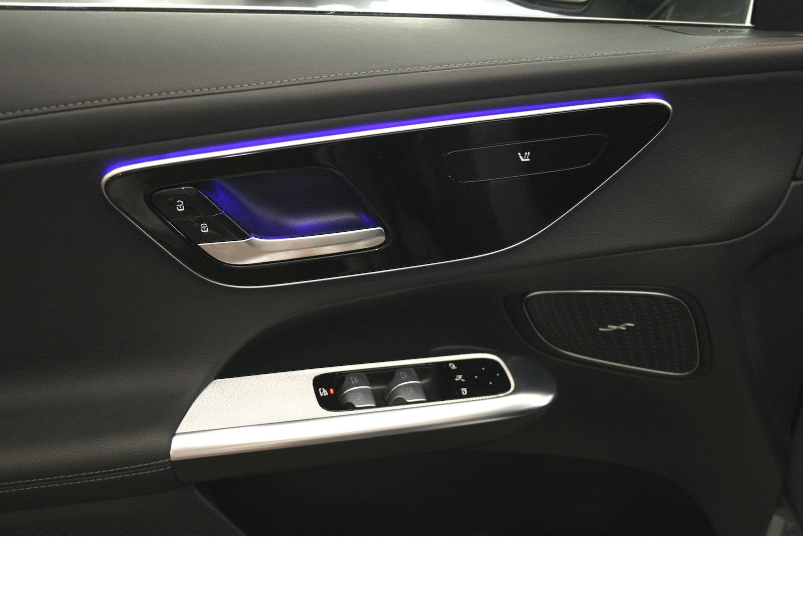 Fahrzeugabbildung Mercedes-Benz GLC 220 d 4M AMG *Distronic*AHK*Leder*Trittbrett