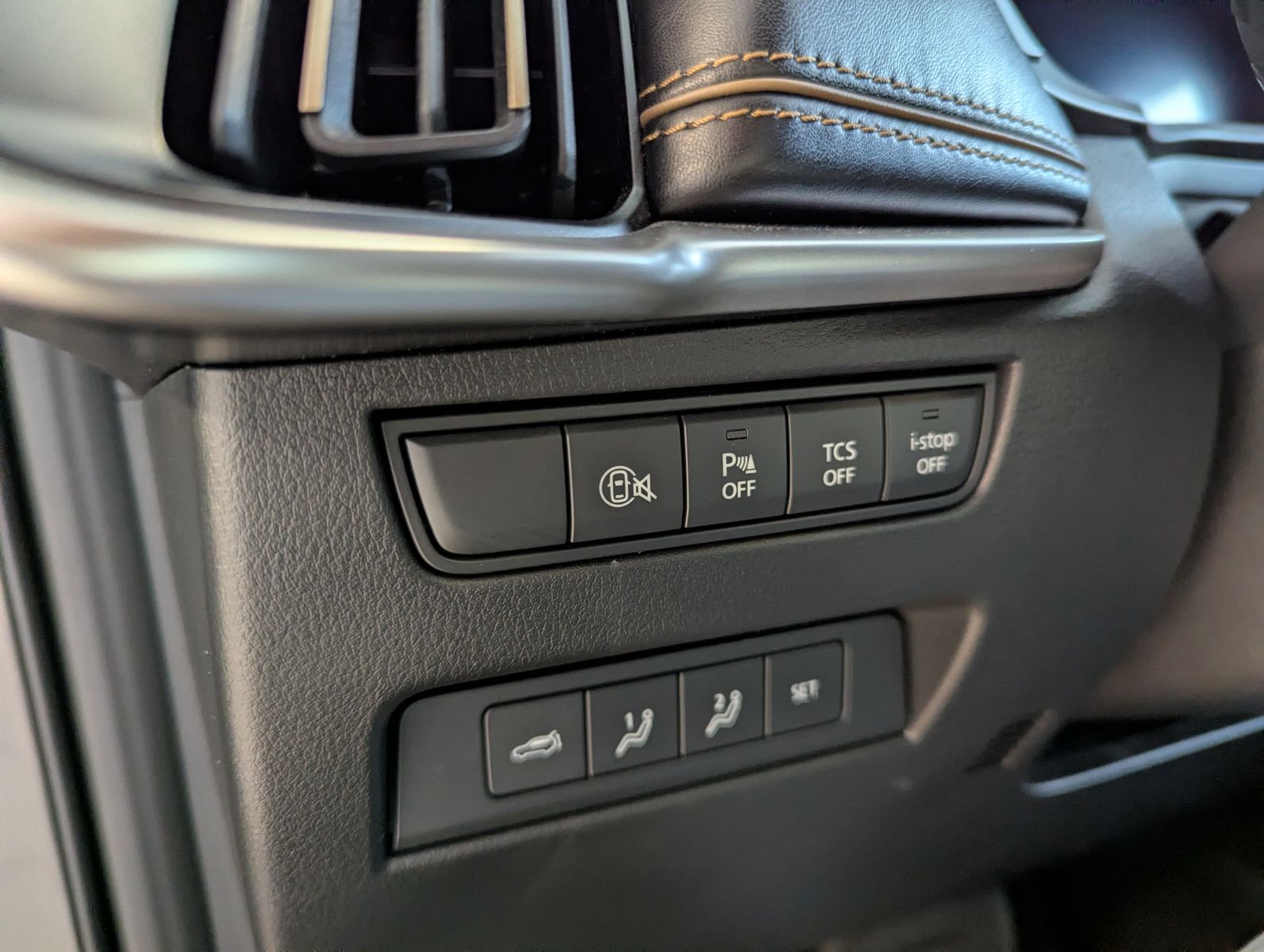 MAZDA CX-80 3.3L E-SKYACTIV D 254 HOMURA+ 7-Sitze Pano - Image 26