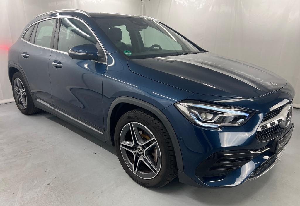 Mercedes-Benz GLA 220
