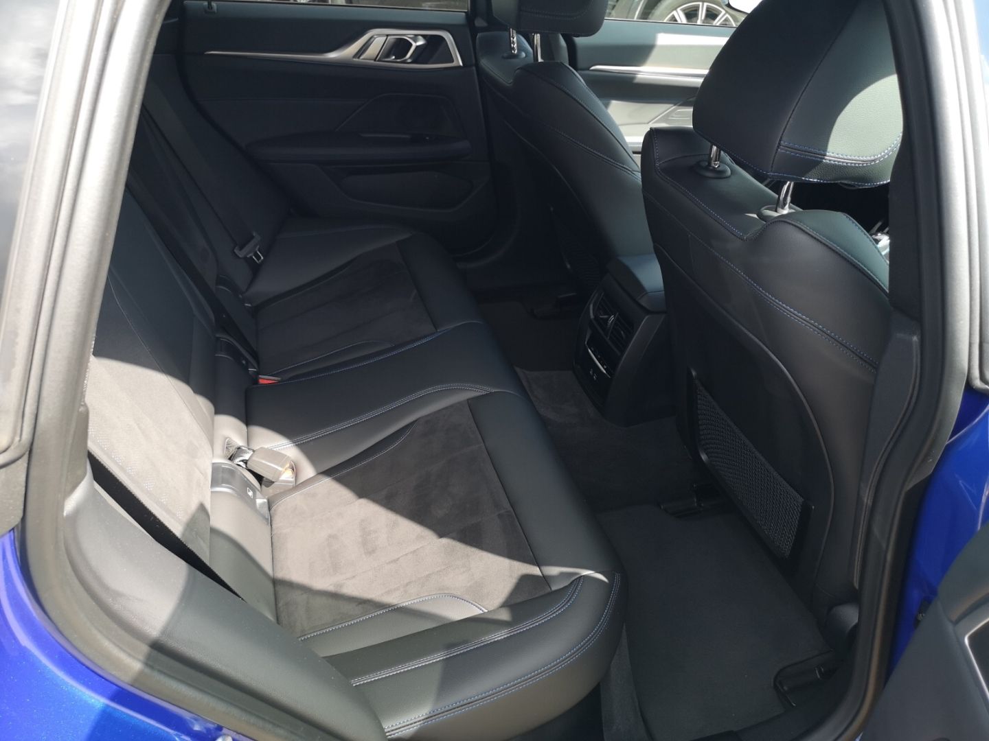 BMW i4 eDrive 40 M Sport LASER KLIMAAUTO NAVI SHZ foto 17