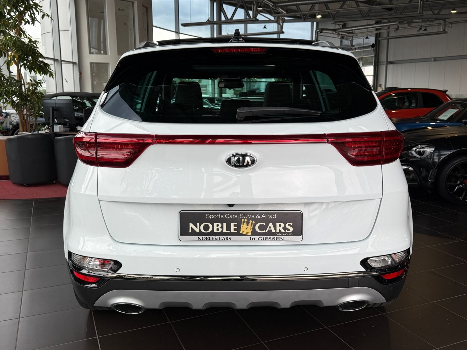 Fahrzeugabbildung Kia Sportage GT-Line 4WD PANO LED LEDER 19"