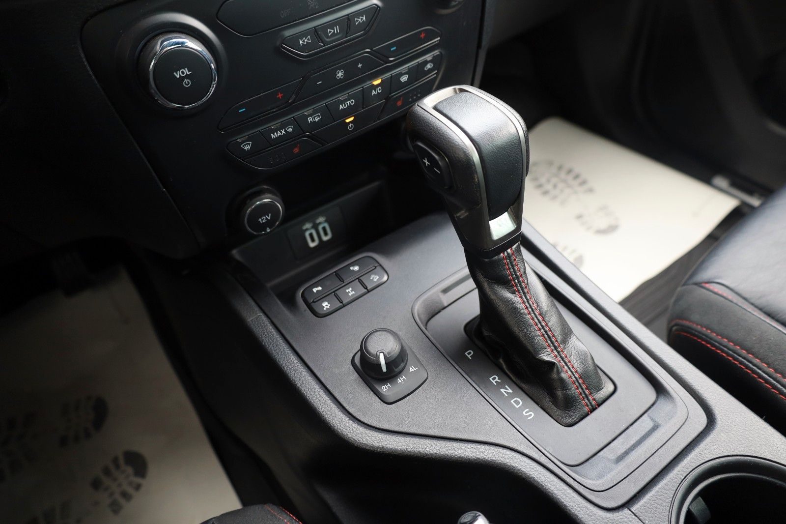 Fahrzeugabbildung Ford Ranger Stormtrak/Wildtrak ,Standhzg,Rollo el.AHK