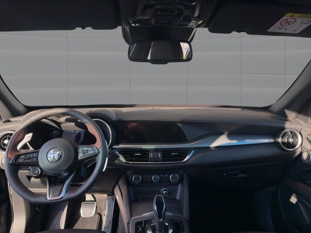 Fahrzeugabbildung Alfa Romeo Stelvio INTENSA Q4, AHK, Leder, PDC, Navi,