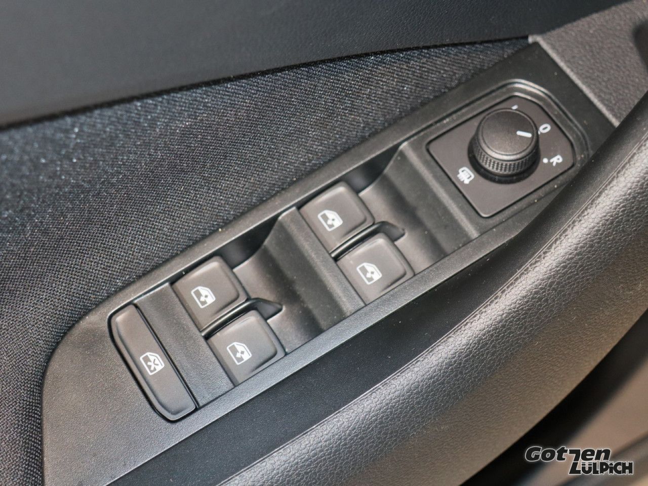 Fahrzeugabbildung SKODA Kamiq Selection 1.5 TSI LED DSG Keyless-Entry