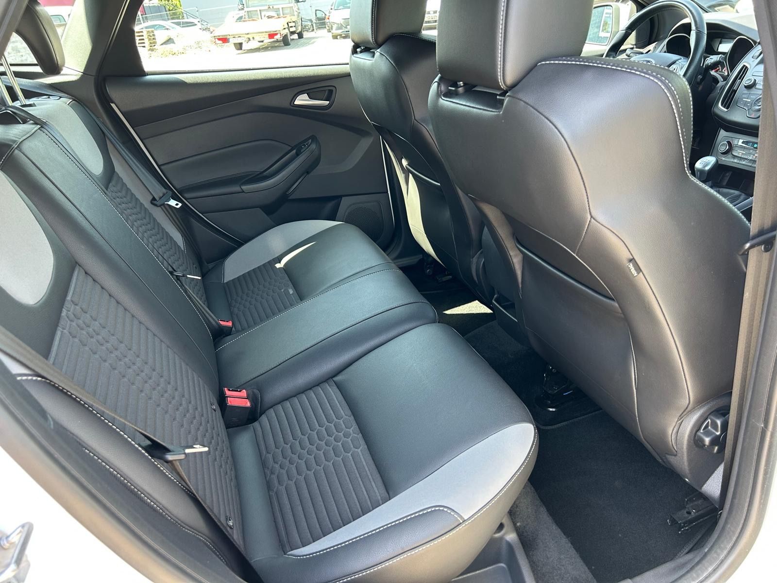 Fahrzeugabbildung Ford Focus Lim. ST°250 PS°Leder Sport Paket°Tüv NEU°