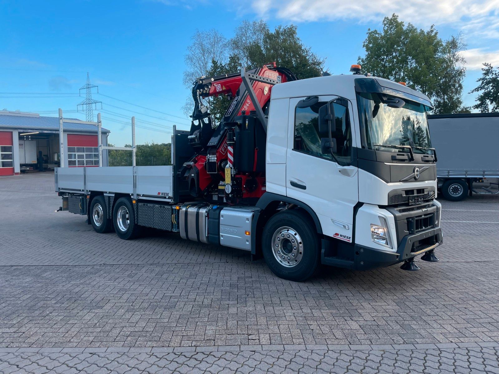 Fahrzeugabbildung Volvo FMX 500  FASSI Ladekran F545 JIB & Winde Sofort