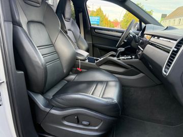 Porsche Cayenne - 8