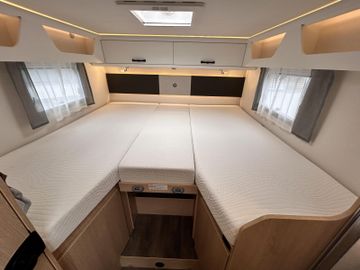 Sunlight Adventure T 68 8G-Autom Hubbett SAT Navi Kamera