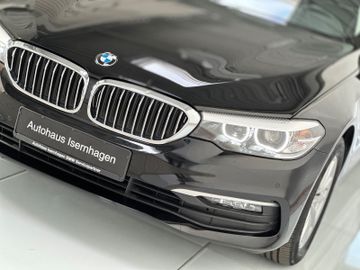 Fahrzeugabbildung BMW 530e iP Kamera Alarm LiveCockpitPlus Sport