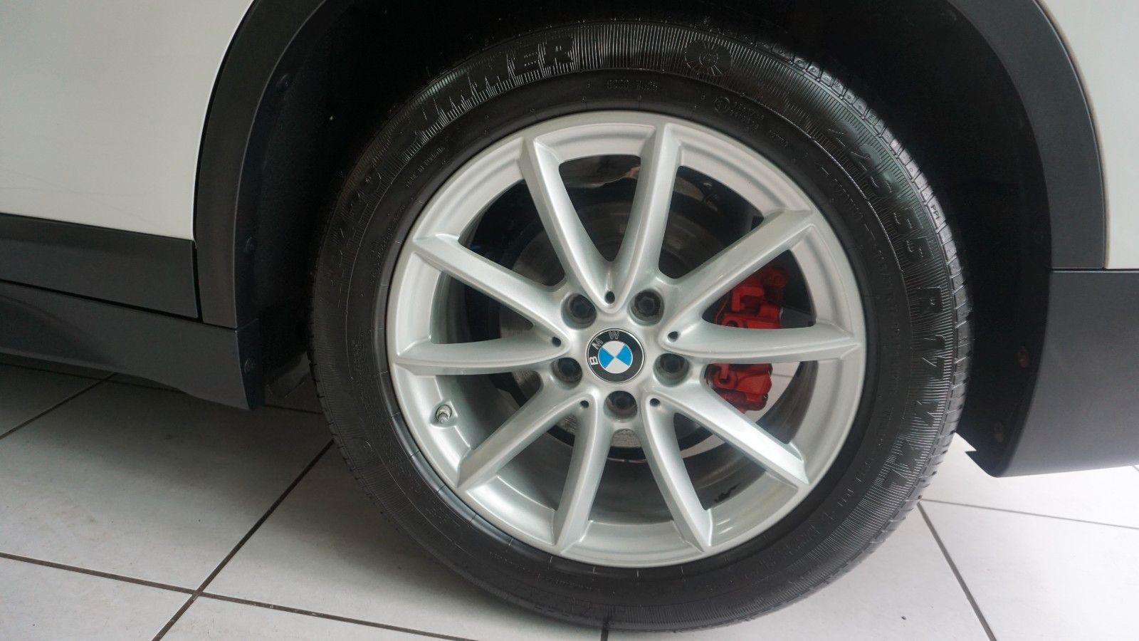 Fahrzeugabbildung BMW X1 sDrive 18 i *NAVIGATION*Elektr.Heckklappe*