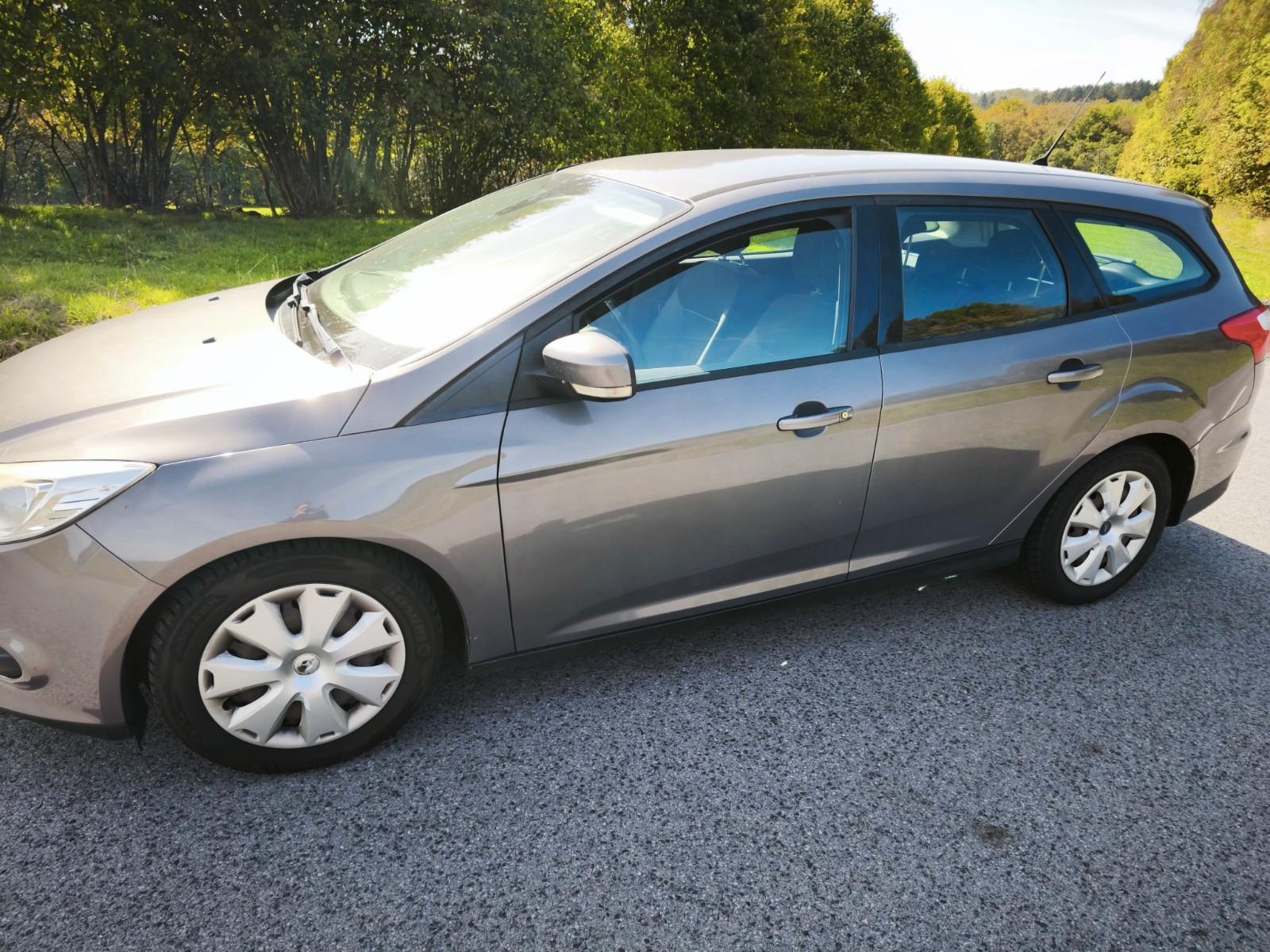 Ford Focus 2011 — photo 7