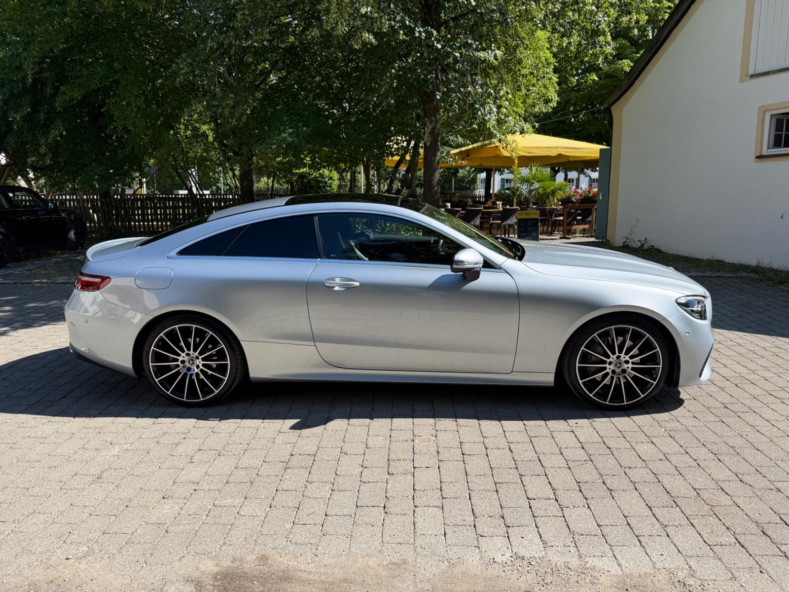 Mercedes-Benz E220,AMG,20Zoll,360grad, Widescreen,Burmester