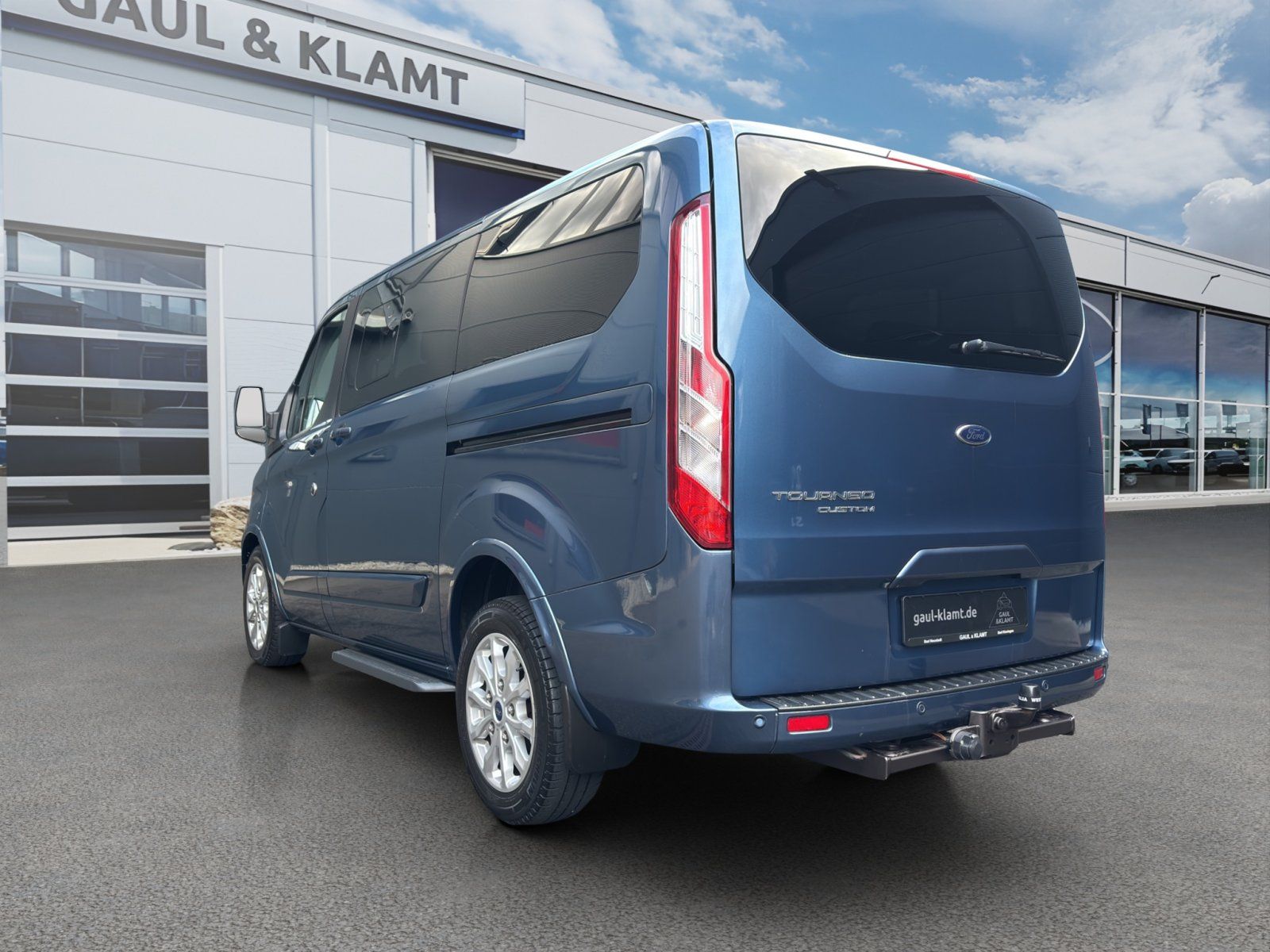 Fahrzeugabbildung Ford Tourneo Custom 2.0 TDi 320 L1 Titanium