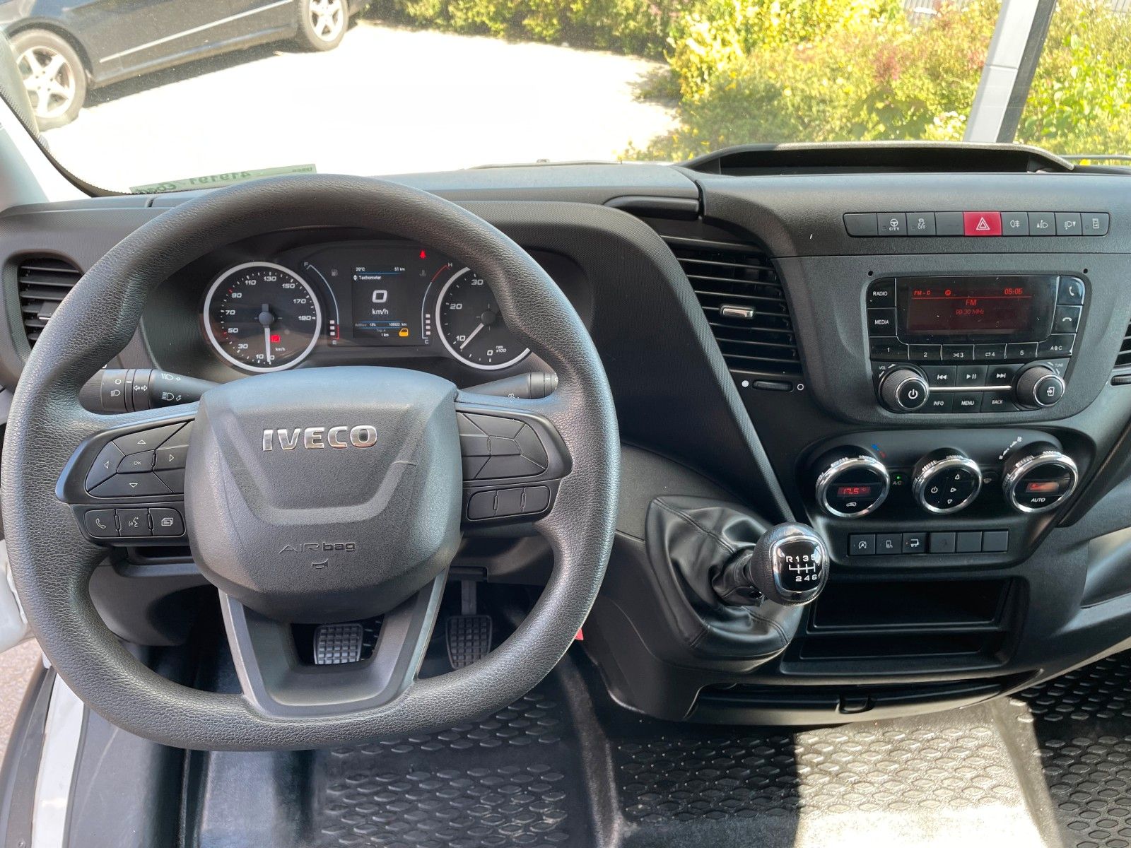 Fahrzeugabbildung Iveco Daily 35S16 *Koffer*LBW*Klima*