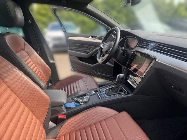 Passat Variant Elegance 1.5 TSI DSG R-Line Leder